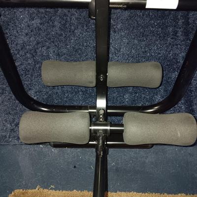 QUALITY FOLDING HEALTH GEAR INVERSION TABLE W/HEAT AND MASSAGE