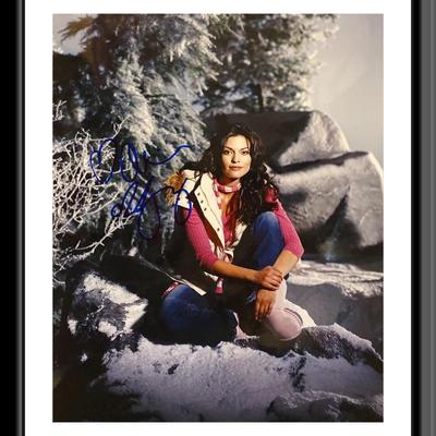 Alana de la Garza Signed Photo. 8X10 Inches