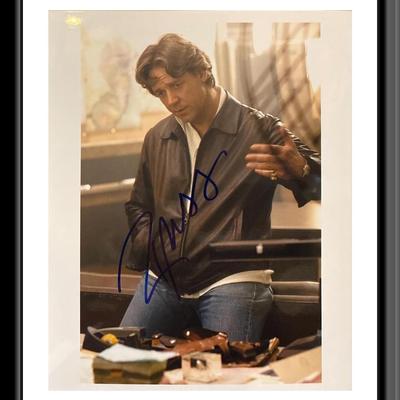 American Gangster Signed Movie Photo Autographed by Russell Crowe. 8x10 inches