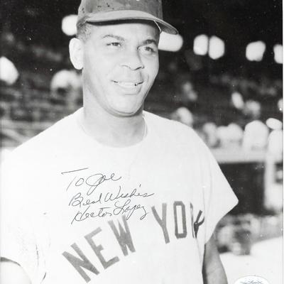 Héctor López signed photo JSA