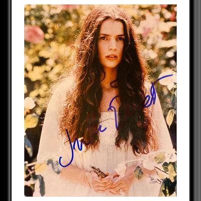 Julia Ormond signed movie photo. 8X10 Inches