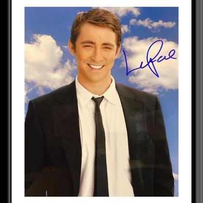 Pushing Daisies signed photo autographed by Lee Pace. 8X10 Inches