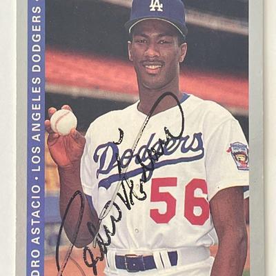 Los Angeles Dodgers Pedro Astacio signed  Fleer 1993 trading card