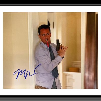 The Whole Ten Yards Matthew Perry signed movie photo. 8X10 Inches