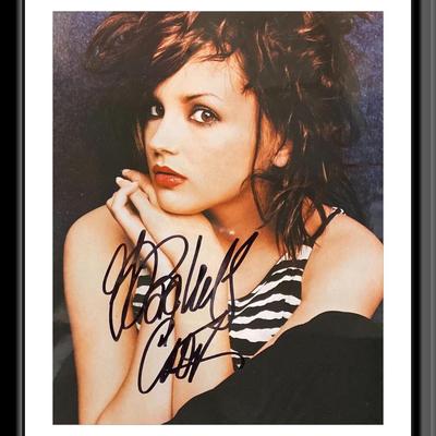 Rachael Leigh Cook Signed Photo. 8x10 inches