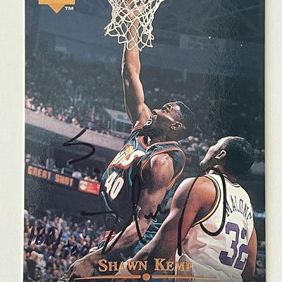 Seattle Supersonics Shawn Kemp signed 1995-96 Upper Deck #222  trading card