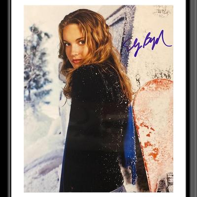 The Mountain 
signed photo autographed by Elizabeth Bogush. 8X10 Inches
