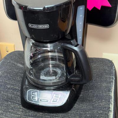 S97-chair plus coffee maker