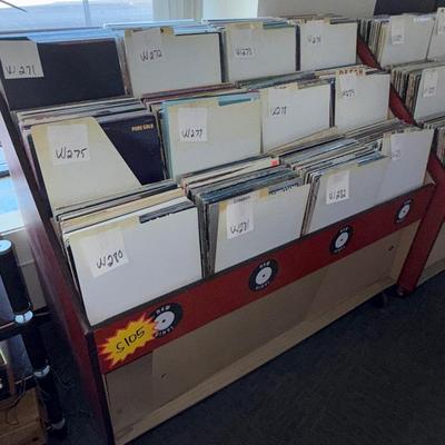 S105-Album display on wheels