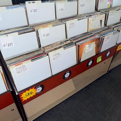 S106-wooden album display on wheels