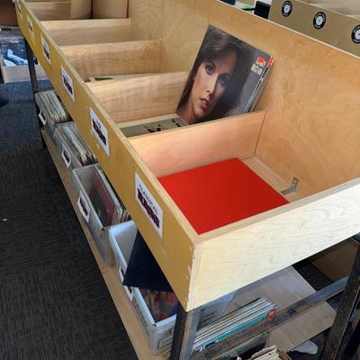 S109-wooden album display