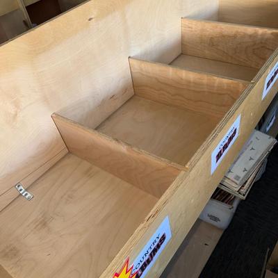 S109-wooden album display