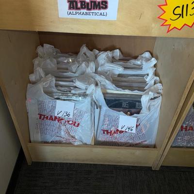 S113-wooden album display