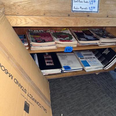 S116-magazine rack/display