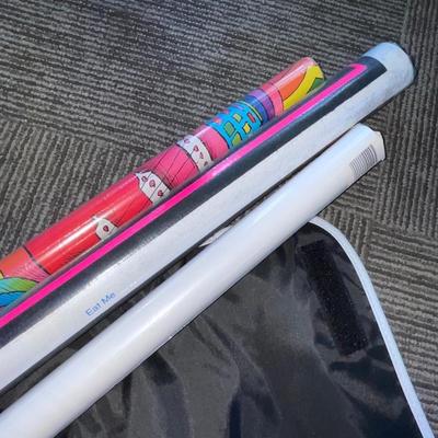 X277-bag with posters and T-shirts