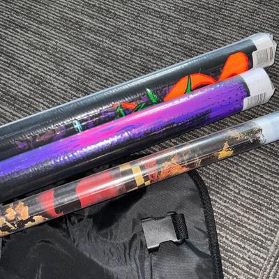 X275-bag with posters and T-shirts