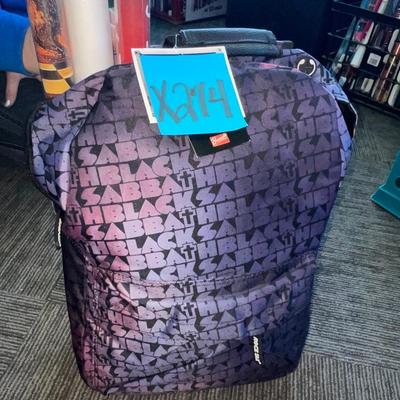 X274-backpack with posters and T-shirts