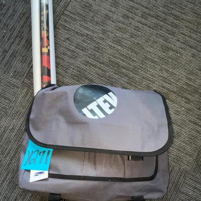 X271-bag with posters and T-shirts