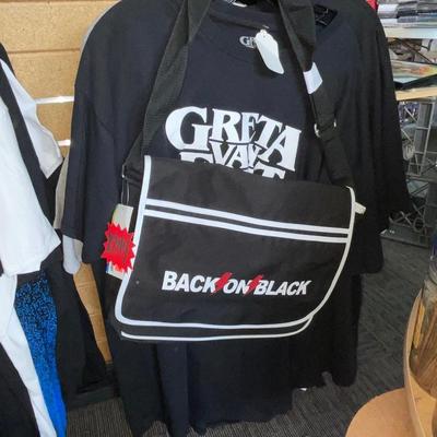 X244-Bag with XXL tees