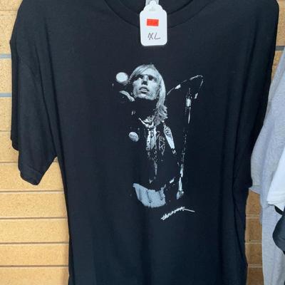 X243-Bag with XL tees