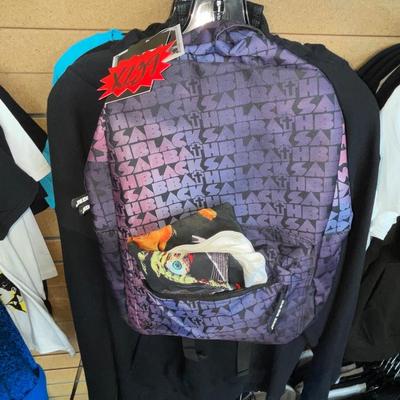 X239-backpack with size large T-shirts Plus bonus t