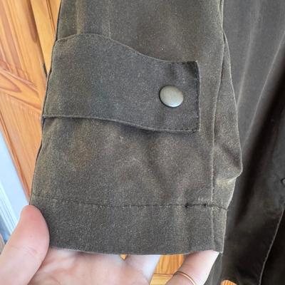 London Fog and Sydney Oilskin Trench Coat - Men’s Size 46 (FE-DZ)