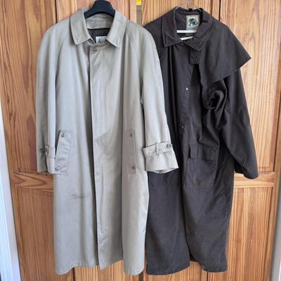 London Fog and Sydney Oilskin Trench Coat - Men’s Size 46 (FE-DZ)