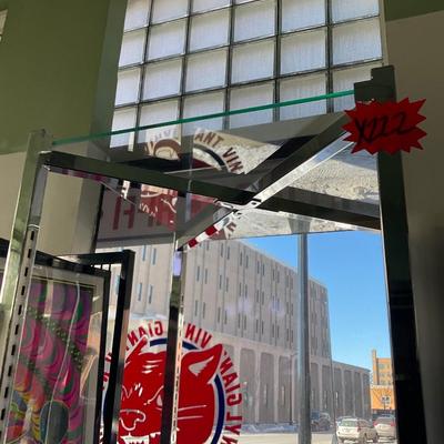 X222-Glass display shelf