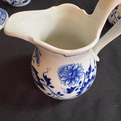Lorenz Hutschenreuther German China Tea Set (K-ES)