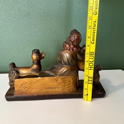 Arnova 380 Planter, statue