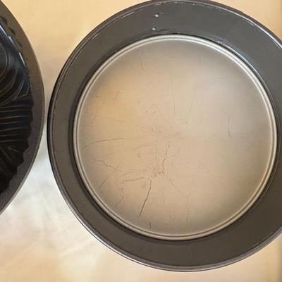 Large Lot Specialty Bakeware (K-ES)
