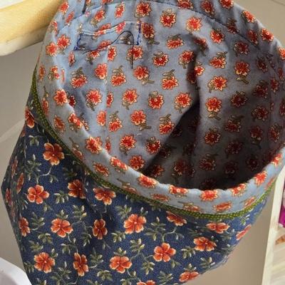 Weighted Pin Cushion with Bag