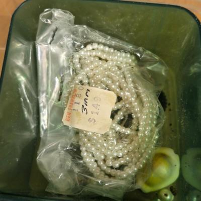 Snapware Container with Faux Pearl Beads