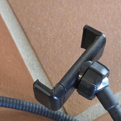 Clip On Cellphone Holder with Ring Light & Remote