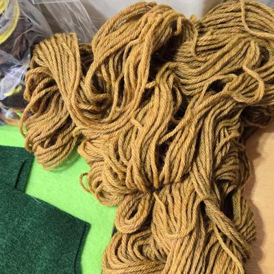Yarn & Felt Crafting Lot