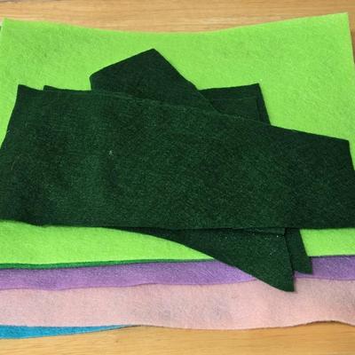 Yarn & Felt Crafting Lot