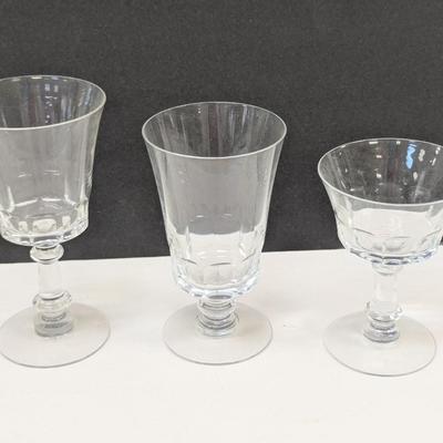 16 Pieces Of Fostoria Glass Dolly Madison Glasses