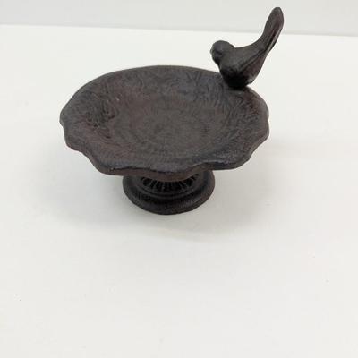 Sale Photo Thumbnail #26: Antique Victorian Cast Iron Bird Bath