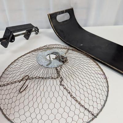 Metal Deck Railing Table Metal Tray & Wire Baskets With Hole