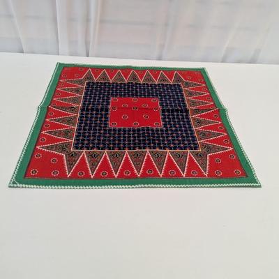 8 - Bolo Squares 20" x 21"