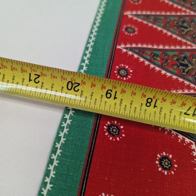 8 - Bolo Squares 20" x 21"