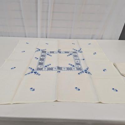 Hand Stitched Table Cloth & Napkins
