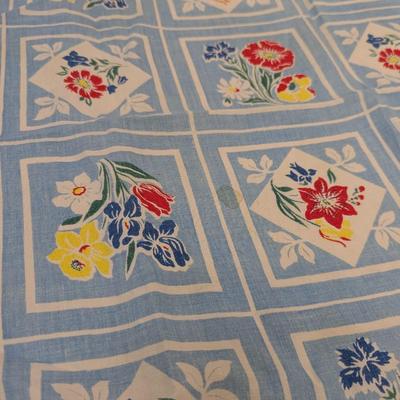 Vintage Linen Tablecloth & Napkins