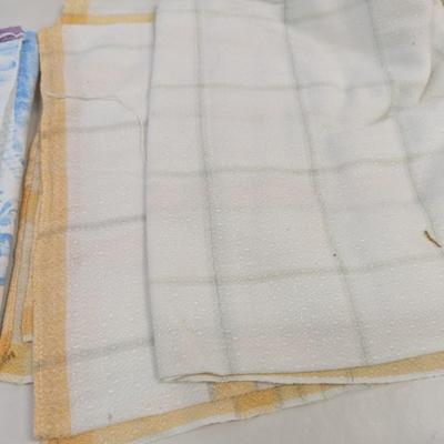 Assortment Of Vintage Linen Table Cloths Napkins