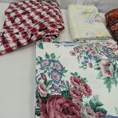 Assortment Of Vintage Linen Table Cloths Napkins