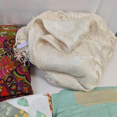 Assortment Of Vintage Linen Table Cloths Napkins