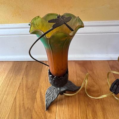 Tiffany Style Tulip Glass Lamp with Dragonfly Accent (DR-DZ)