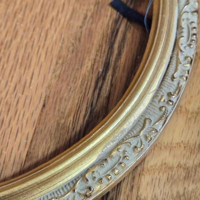 Gold Gilt Wood Round Frame and Dark Stain Round Wood Frame