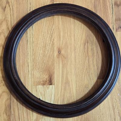 Gold Gilt Wood Round Frame and Dark Stain Round Wood Frame