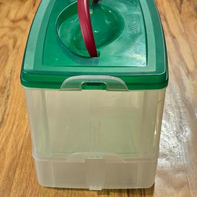 Snapware Container with a Handle